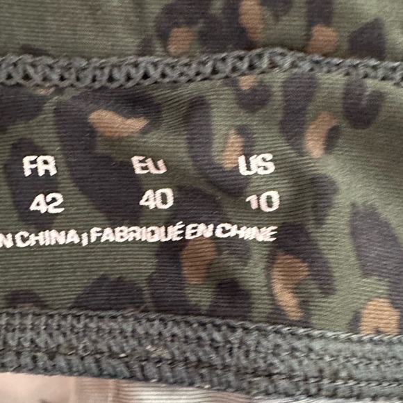 The Upside Green Leopard Print Cropped Leggings Tights size 10 Medium - Picture 10 of 16